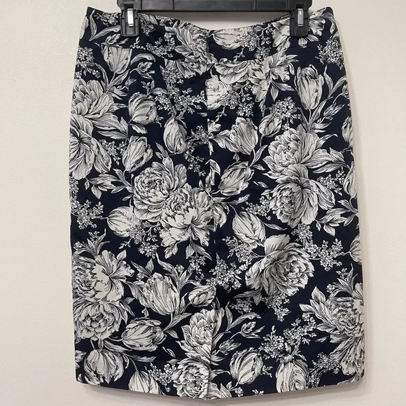 Ann Taylor Floral Pencil Skirt - Picture 2 of 6